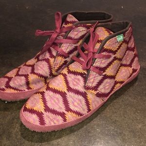 Sanuk shoes
